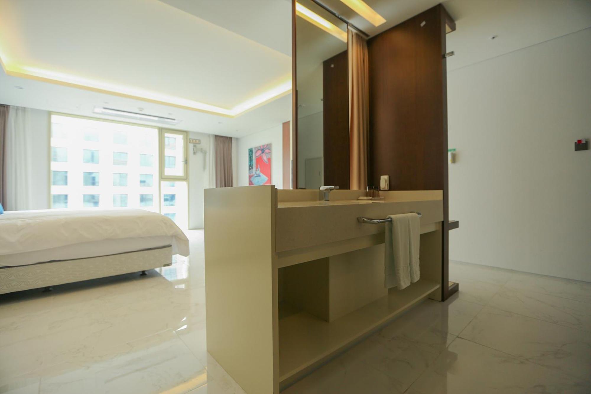 Sweet May Seogwipo Hotel Bagian luar foto