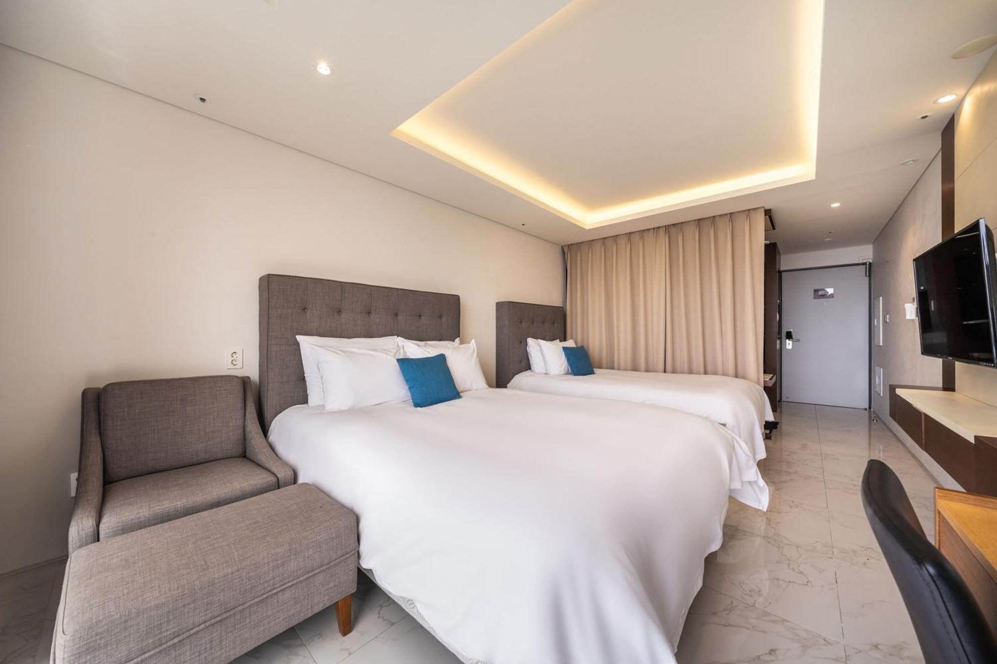 Sweet May Seogwipo Hotel Bagian luar foto