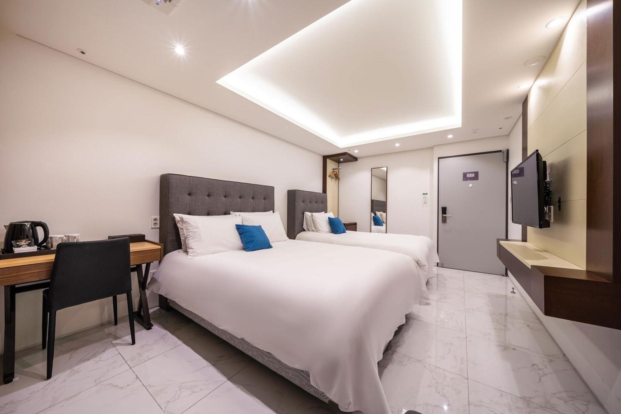 Sweet May Seogwipo Hotel Bagian luar foto